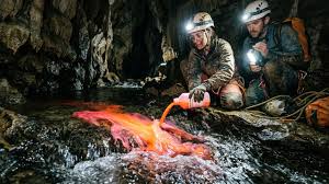 Cientistas rastrearam água com corante fluorescente e descobriram que 60% da área que alimenta a caverna conhecida mais longa do mundo fica fora do parque