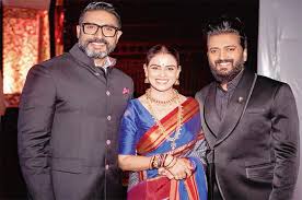 Raja Shivaji team on BB Marathi finale