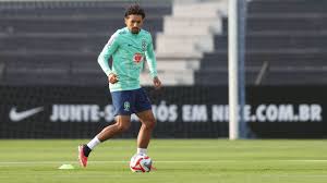 Seleção treina pela 1ª vez nos EUA com trio da Champions e grupo quase completo para Copa