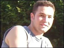 Jean Charles de Menezes was shot dead on a Tube train at Stockwell - _45267168_menezes226