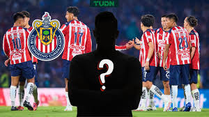 Chivas amarra a dos refuerzos y apunta a uno más