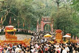Resultado de imagem para huong vuong worship religion