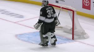 Kings' Darcy Kuemper exits vs. Rangers with upper-body injury