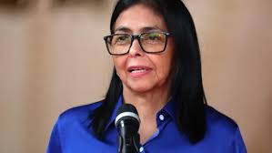 Ditadora interina da Venezuela participa de fórum econômico nos EUA