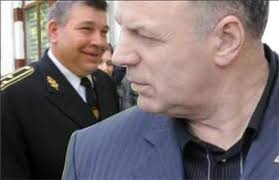 Curtea de Apel Chişinău urmează să se pronunţe, luni, 15 aprilie, în dosarul fostului ministru de interne, Gheorghe Papuc, şi fostului comisar general de ... - papucsibotnari