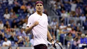 No. 1 seed Zverev narrowly survives Sonego in US Open 1st round