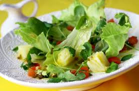 Resultado de imagem para - Salada de folhas verdes com pepino e palmito