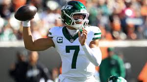 Justin Fields Joins Chiefs to Learn from Patrick Mahomes