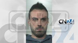 I militari della stazione di Acri hanno arrestato Giovanni Abbruzzese, 25enne per detenzione di sostanze stupefacenti, il ragazzo alla vista dei carabinieri ... - 000-foto-modello-16-9-01