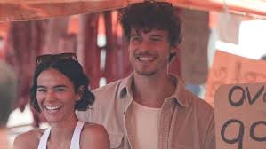 Bruna Marquezine processa paparazzo por fotos com Shawn Mendes; saiba quanto atriz pede