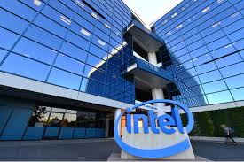 Bất lực trong việc khôi phục vị thế, CEO Intel từ chức