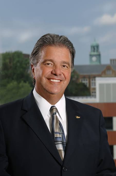 Robert L. Caret: President, 2003-2011 |