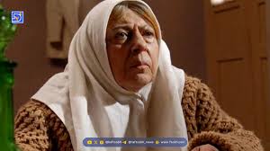 سفر در زمان| تیپ پلنگی ثریا قاسمی در ۸۲ سالگی در کنار پسرش