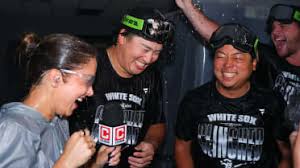 Murakami keeps it '100!' while celebrating 1st MLB playoff clinch