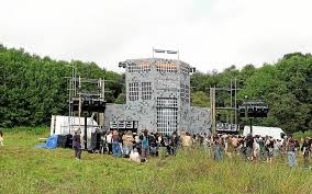 Rave-party illégale en Bretagne: Saisie de matériel et pluie d'amendes - Imagen principal del artículo