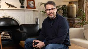 Billionaire trader Chris Rokos to leave UK for Greece — Financial Times