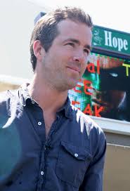 <b>Ryan Rodney</b> Reynolds ist ein kanadischer Schauspieler. - Ryan_Reynolds_2011