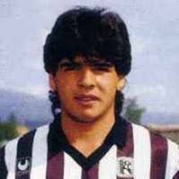 Hugo Hernan Maradona. Luogo di Nascita: Lanus (Argentina) Data di Nascita: 09/05/1969. Ruolo: Centrocampista Posizione: Mezzapunta Squadra: - maradona-01