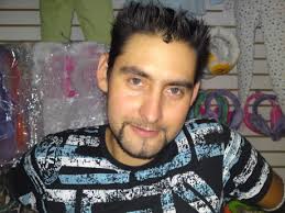El ex baterista de Sin Apuro, Ricardo Velasco, no pudo continuar su lucha contra la leucemia ... - file_20120723210640