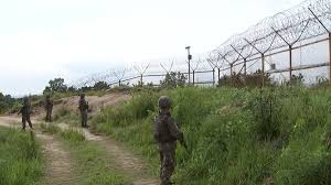 El ejército surcoreano realiza disparos de advertencia después de que tropas norcoreanas cruzan la LDM