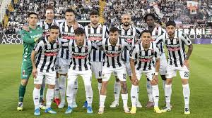 Maxi schermo al Del Duca. Assurde restrizioni ai tifosi: "Vediamola insieme allo stadio"