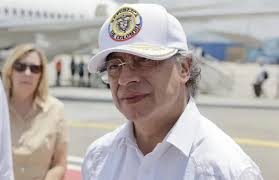Bancada de Derecha colombiana cuestiona el viaje a México de Gustavo Petro