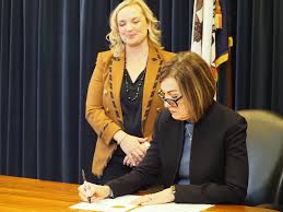 Iowa DOGE Floats Performance-Based Pay for Teachers, Considers IPERS Changes