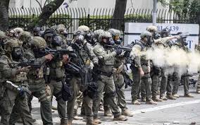 Chính quyền của Tổng thống Donald Trump cho biết 2.000 quân Vệ binh Quốc gia sẽ được triển khai trong bối cảnh các nhân viên liên bang ở Los Angeles (L.A.) đối