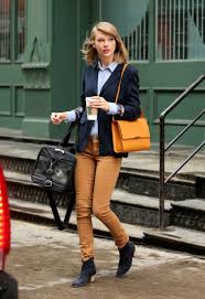 Resultado de imagem para look da taylor swifter 2017