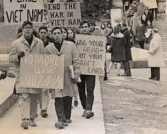 Immagine di student protest in the 1960s