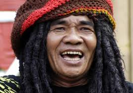 Masih ingatkah sahabat dengan Foto ini, ya seorang musisi reggae dan sekaligus sebagai tokoh panutan bagi kalangan pecinta reggae. - gimbal