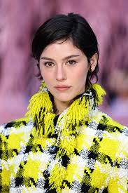 Gracie Abrams Debuts French Girl-Coded Pixie Cut