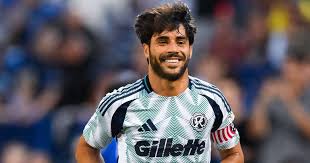 Mitrovic lauds New England's 'extremely important' Gil