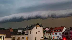 DWD ruft höchste Unwetter-Warnstufe aus – Orkanböen, Starkregen, Hagel — T-Online