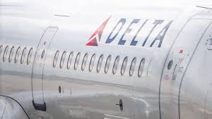 Sick Delta Air Lines captain diverts plane. 'I'm the one that's ill' — USA Today