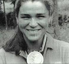 En 1992 el equipo de hockey de España en el que competía la alavesa Silvia Manrique consiguió la Medalla de Oro. - silviamanrique--323x300