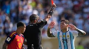 Argentina iguala a Brasil como la selección con más tarjetas rojas en la historia de los Mundiales