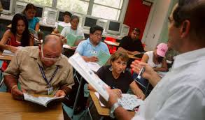 Resultado de imagen de aprender idiomas a los niños les cuesta menos que a los adultos