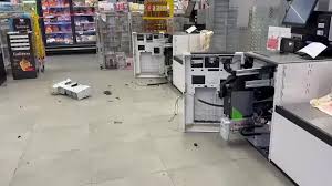 Furto al Conad Superstore di Duino: sfasciate le casse automatiche