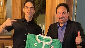 Hugo Sánchez se reunió con el fan que limpió su placa en el Riyadh Metropolitano