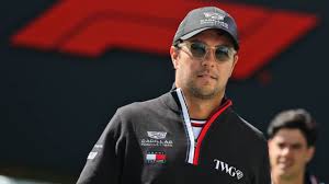 Checo Pérez podría salir de Cadillac