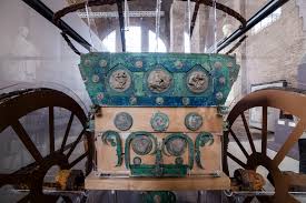 Pompeii chariot stars in Rome exhibit probing ancient roots