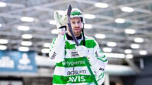 Spelet bakom Landströms exit från VSK: ”Större apparat”