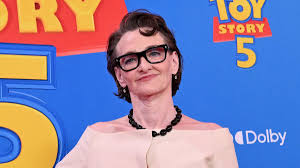 joan cusack Picture