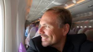 John DiScala conquered his fear of flying and now runs a popular travel website. - 120625042929-discala-plane-story-body