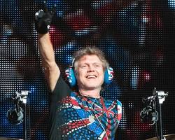Image of Rick Allen of Def Leppard playing on his electronic drum kit