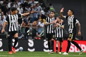 Atlético-MG enfrenta o Athletico na Arena da Baixada para encostar no G-5 do Brasileirão