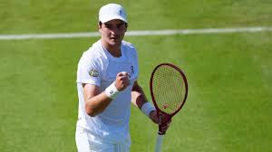 João Fonseca x Roman Safiullin: onde assistir ao vivo, horário e palpite do jogo em Wimbledon