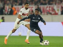 Roma macht Nottingham Forest mit offiziellem Angebot für Read Konkurrenz