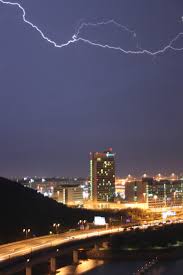 Cathay City bei Gewitter - Bild \u0026amp; Foto von martin koini aus Hong ...